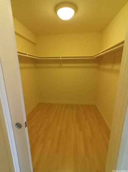 Building Photo - 203 Heleuma Pl