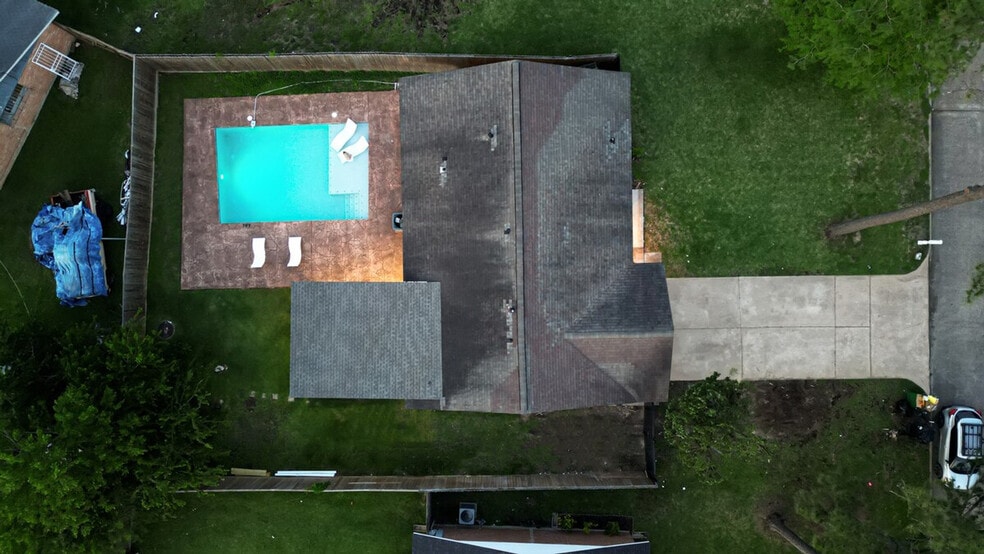 Building Photo - 12115 Wood Forest Dr