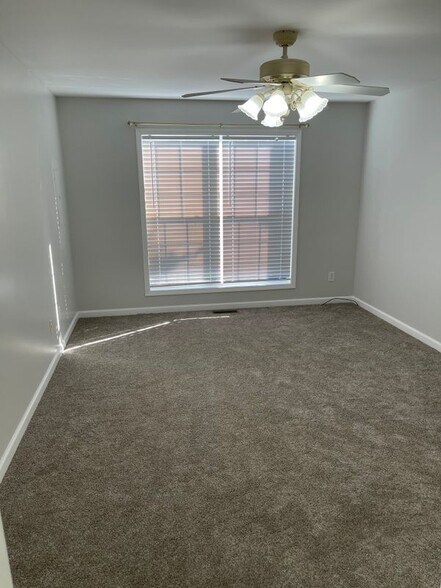 Building Photo - 828 Mulberry Dr