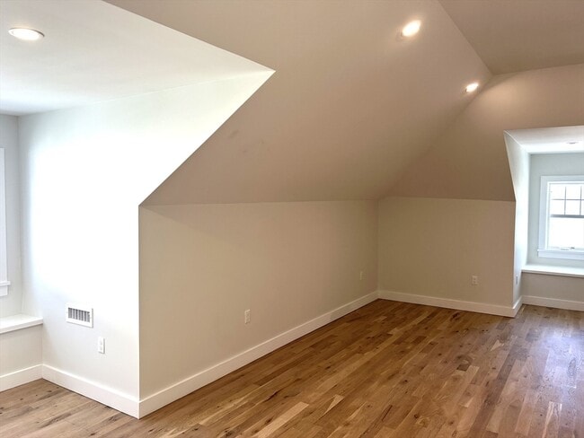 Building Photo - 42 Prospect St