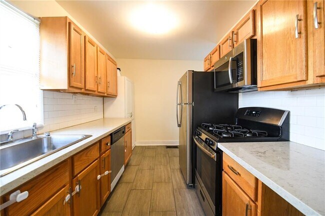 Building Photo - 8207 Freret St