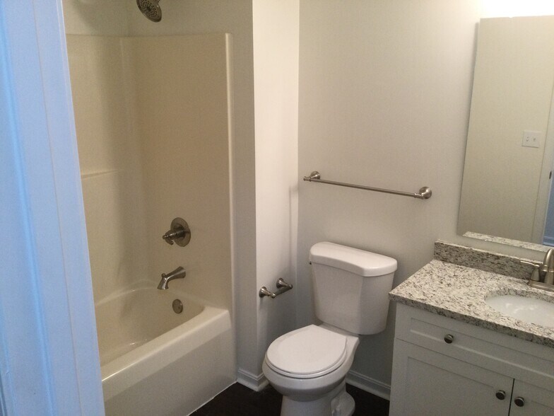 Building Photo - 2831 Coachlight Ln