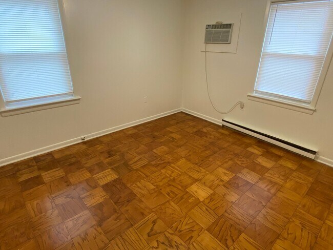 Building Photo - Apartment Near Duke West / W&D / Garden Plots