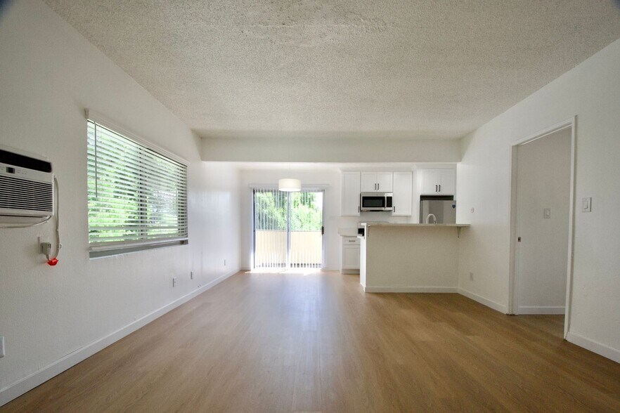 Building Photo - 5652 Colfax Ave