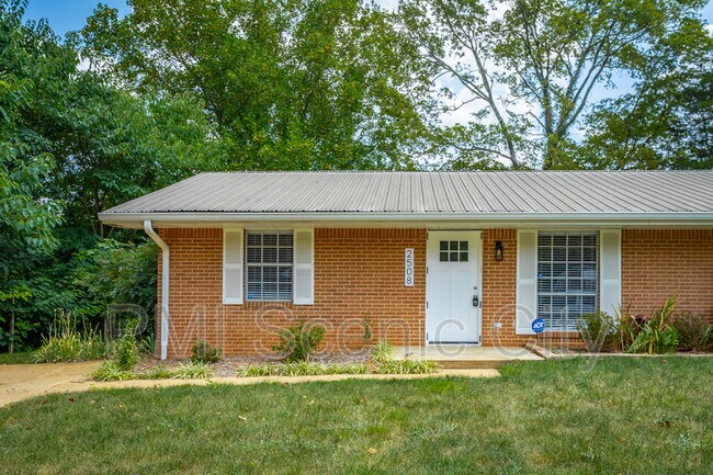 Building Photo - 2508 Woodfin Ave