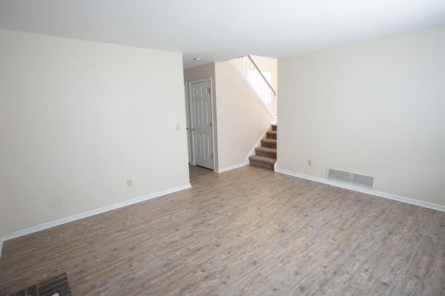 Building Photo - 9392 Burlington Ln