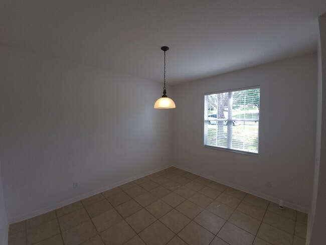 Building Photo - Stunning 4-Bedroom, 2.5-Bathroom Home with...