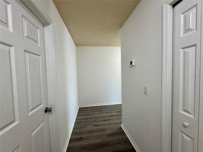 Building Photo - 12644 Somerset Oaks St