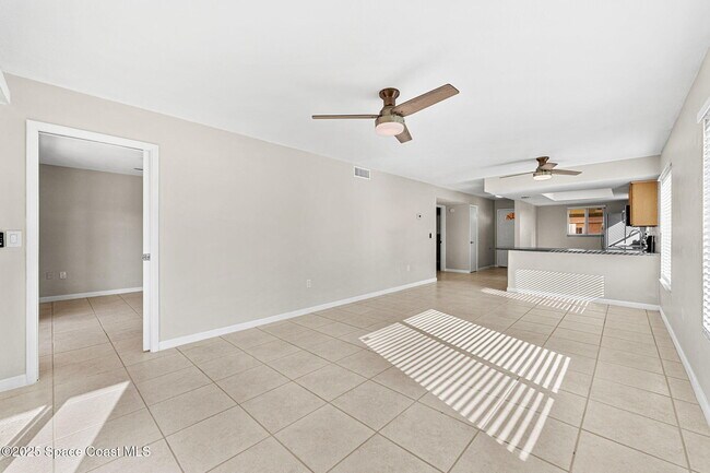 Building Photo - 8000 Ridgewood Ave