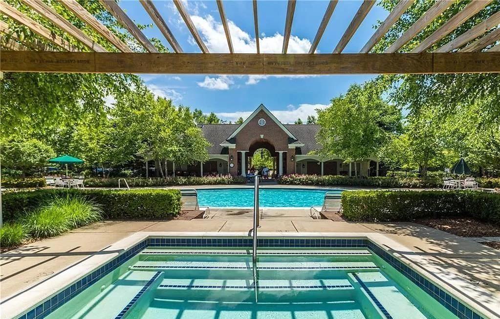 Building Photo - 20211 Chesapeake Cir