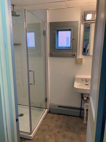 Building Photo - 127 College Ave