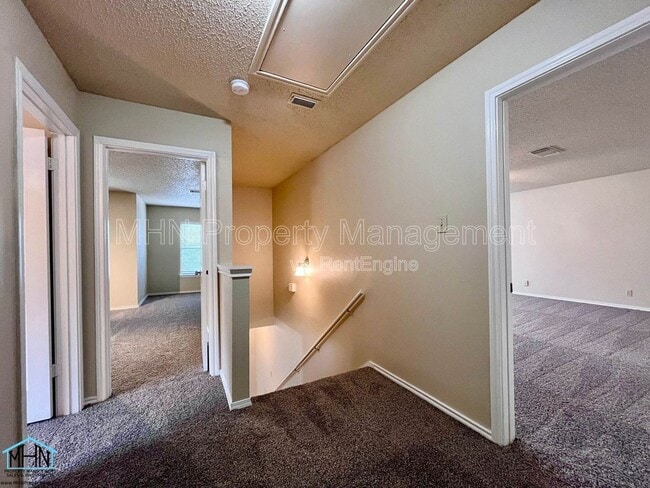 Building Photo - 8143 Chestnut Manor Dr