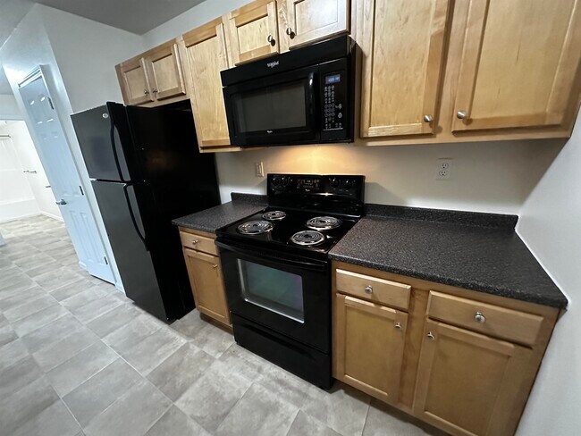 Building Photo - 100 Sentinel Court