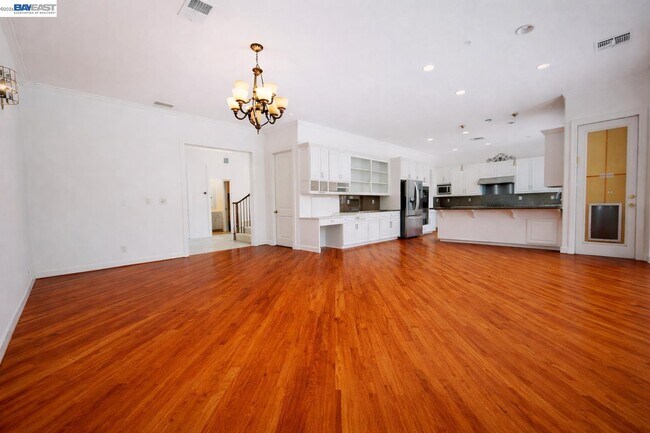 Building Photo - 3479 Gravina Pl