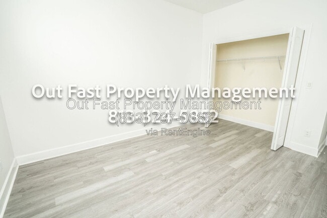 Building Photo - 4859 W Prescott St