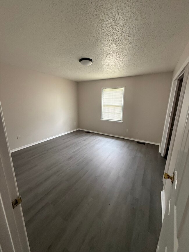 Building Photo - Platinum House LLC