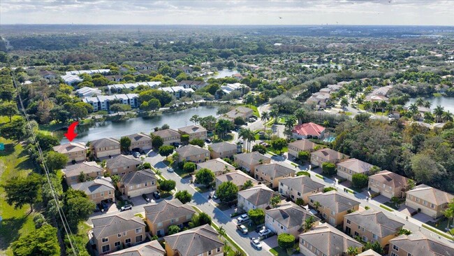 Building Photo - 3544 Lakewood Pl