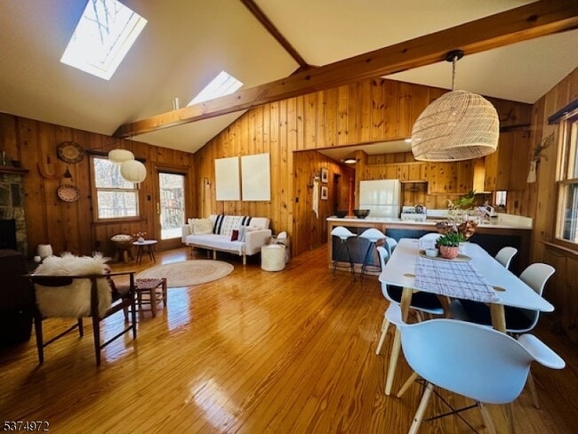 Building Photo - 523 Upper Highland Lakes Dr