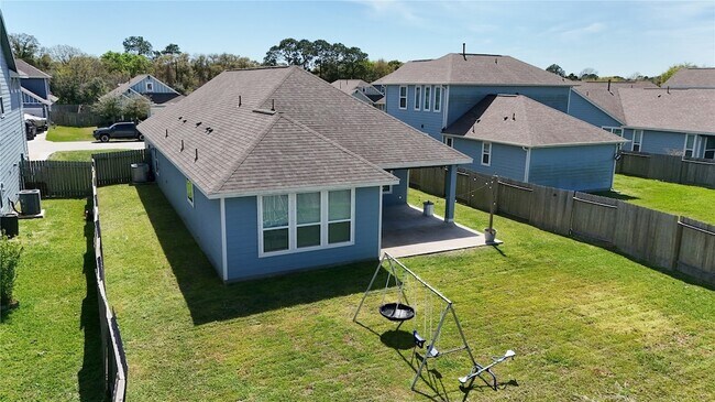 Building Photo - 13346 Pecan Trails Dr