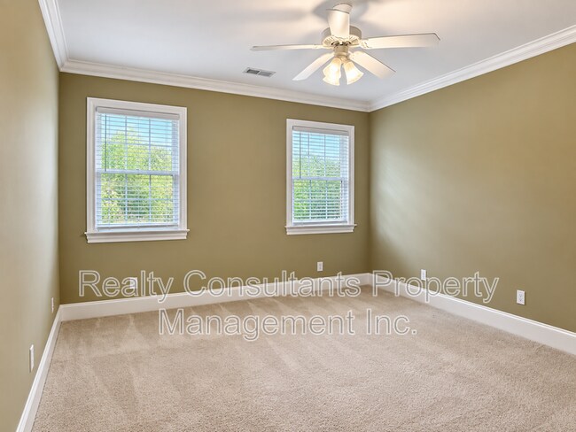 Building Photo - 7517 Henson Forest Dr