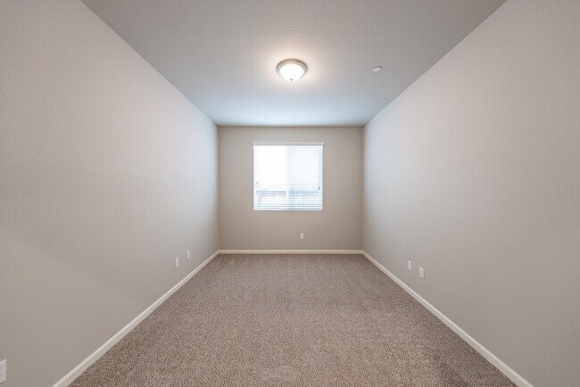 Building Photo - 3555 Encino Ave