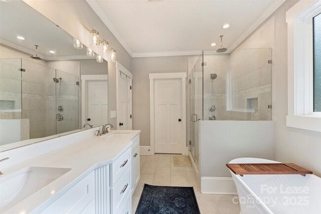 Building Photo - 126 N Smallwood Pl