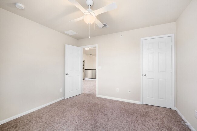 Building Photo - 730 Lost Pines Ln