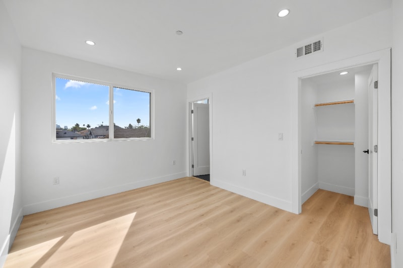 Building Photo - 3209 W 18th St