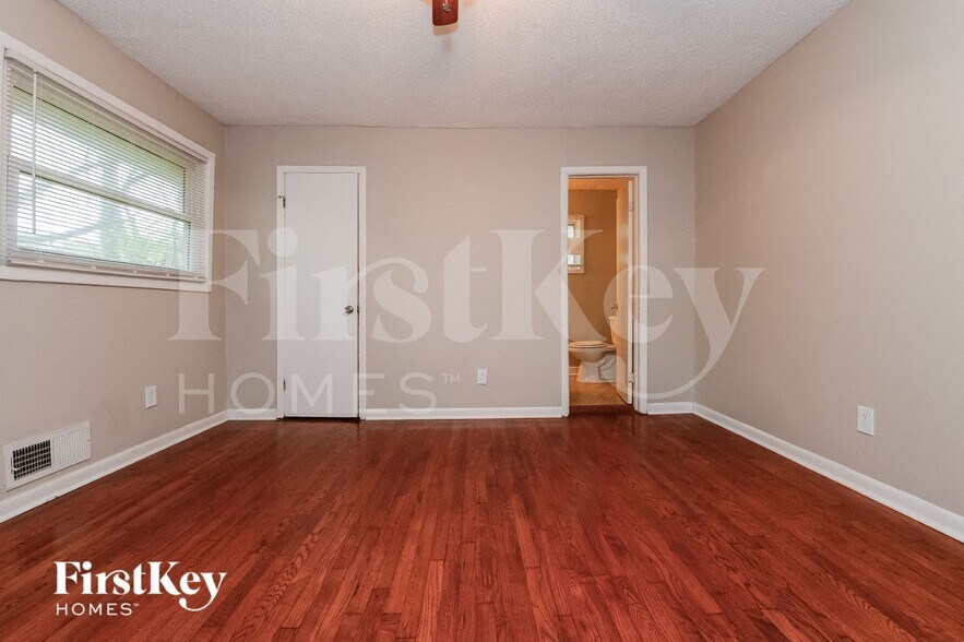 Building Photo - 3986 Kirksford Dr