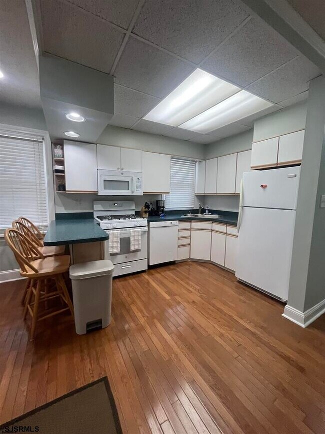 Building Photo - 15 N Melbourne Ave