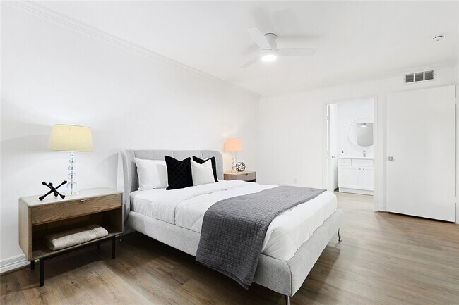 Building Photo - 526 Colquitt St