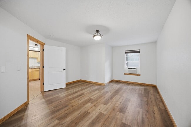 Building Photo - *PET FRIENDLY* 2 Bed 2 Bath Condo