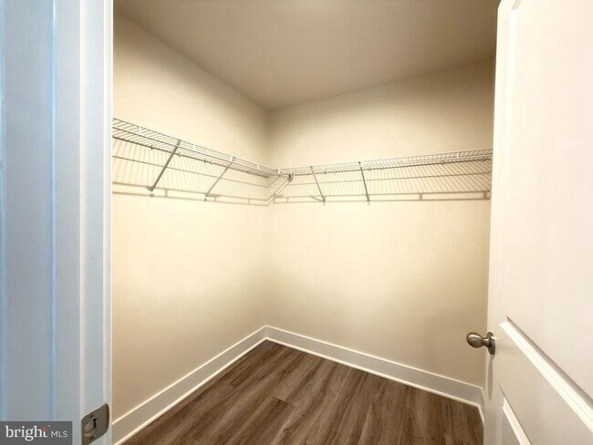 Building Photo - 2512 Buckthorn Dr