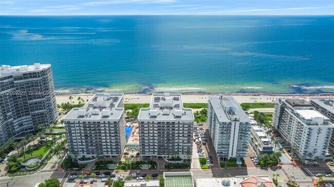 Building Photo - 9559 Collins Ave