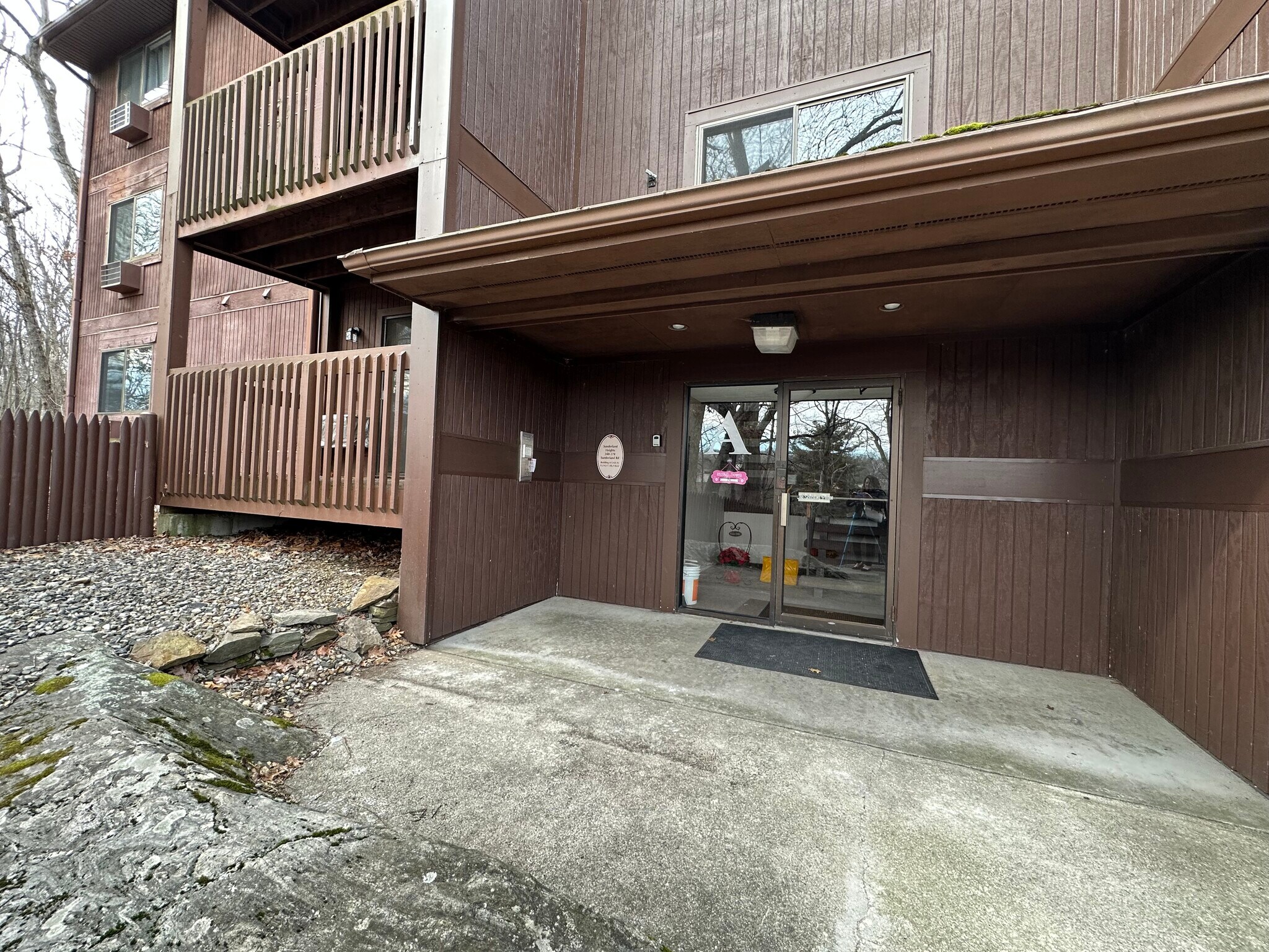 Building Photo - 340 Sunderland Rd