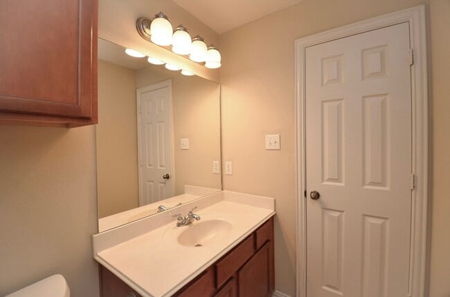 Building Photo - 5527 Baron Ridge Ln
