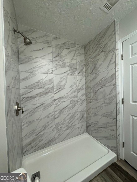 Building Photo - 3821 River Rd