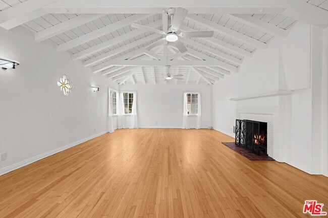 Building Photo - 3715 Homeland Dr