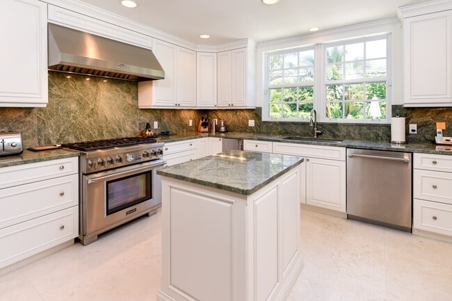 Building Photo - 255 Bahama Ln