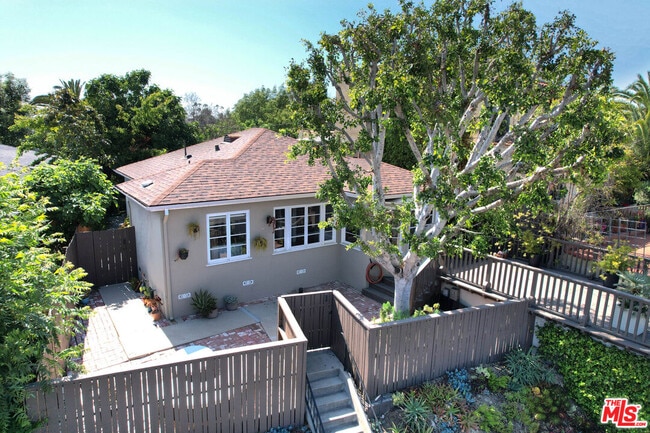Building Photo - 1337 Westerly Terrace