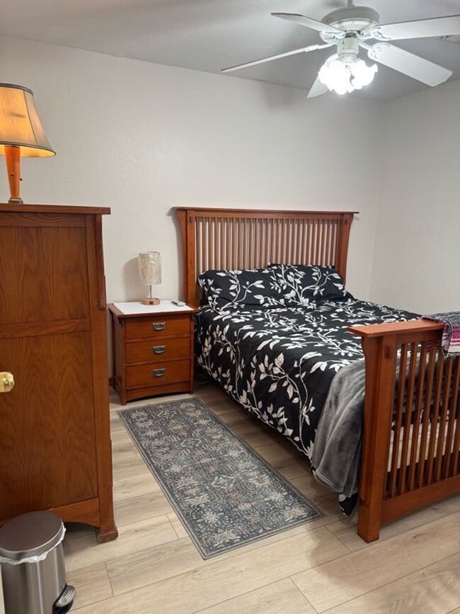 Building Photo - Fully Furnished, STR - (3) Bed/(2) Bath + Office! Pool Access!