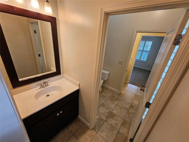 Building Photo - 2104 McFarlin Ln