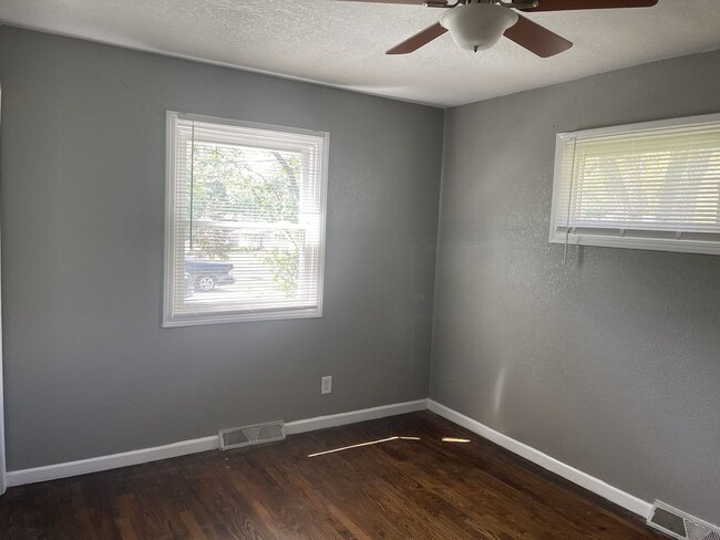 Building Photo - SEE IT NOW: Bright 3-Bed Home with Spaciou...