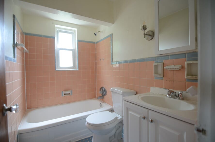 Building Photo - 5070 Anderson Pl