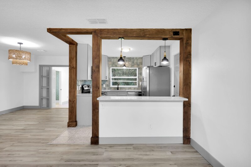 Building Photo - 1374 Murray Dr