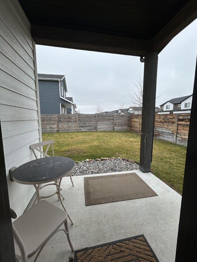 Building Photo - Beautiful Fully Furnished 3 Bed, 2.5 Bath Townhouse on Corner Lot