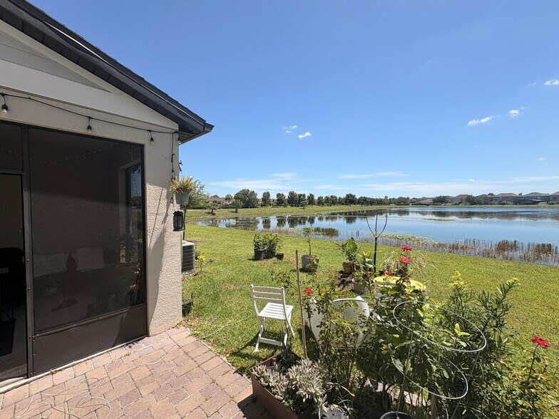 Building Photo - 15505 Willow Arbor Cir