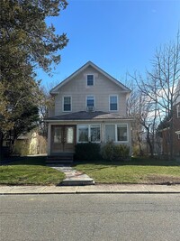 Building Photo - 95 Maple St