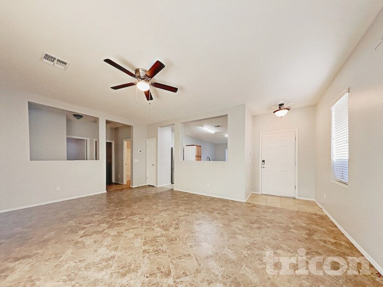 Building Photo - 45209 Miraflores St