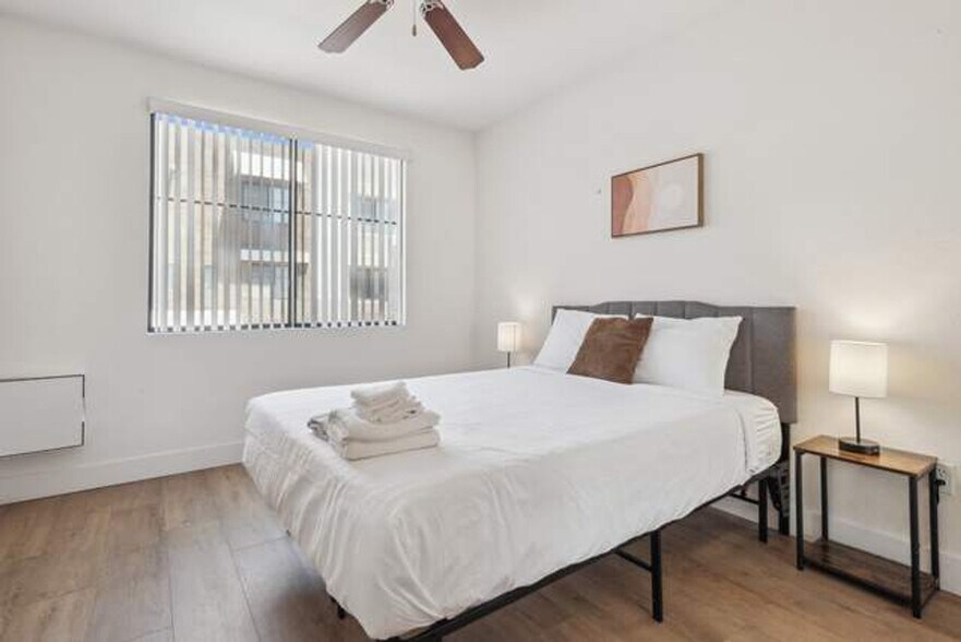 Building Photo - 6610 N 93rd Ave